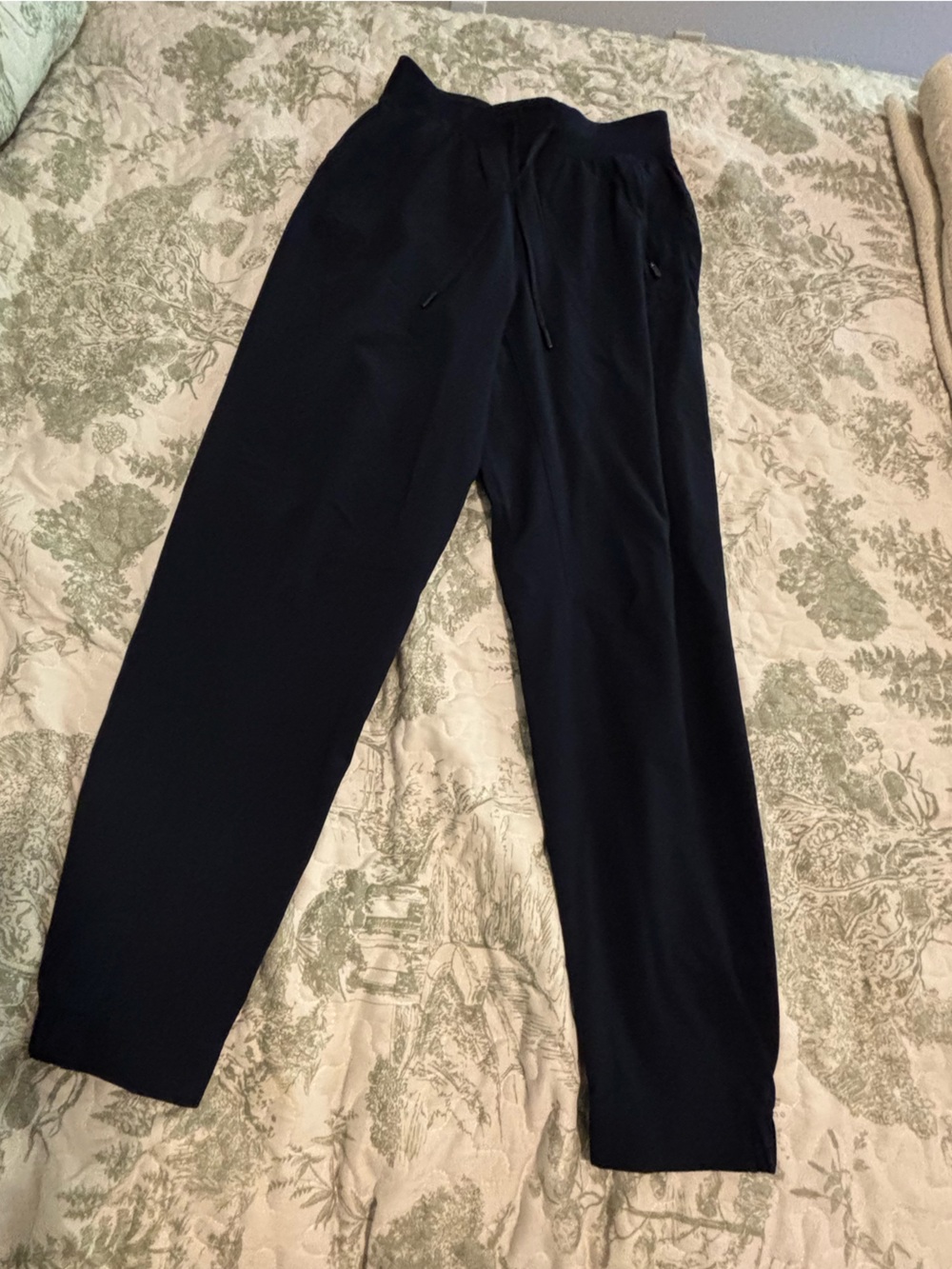 lululemon sz 6 License to Train Jogger True Navy gym fitness athleisure workout - Picture 10 of 16